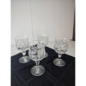 Elegant‎ Crystal Wine Glasses with Floral Pattern. Set of 4.